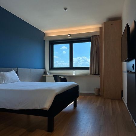 Hotel Ibis Roma Fiera Zewnętrze zdjęcie