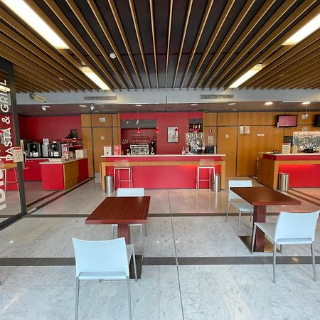Hotel Ibis Roma Fiera Zewnętrze zdjęcie