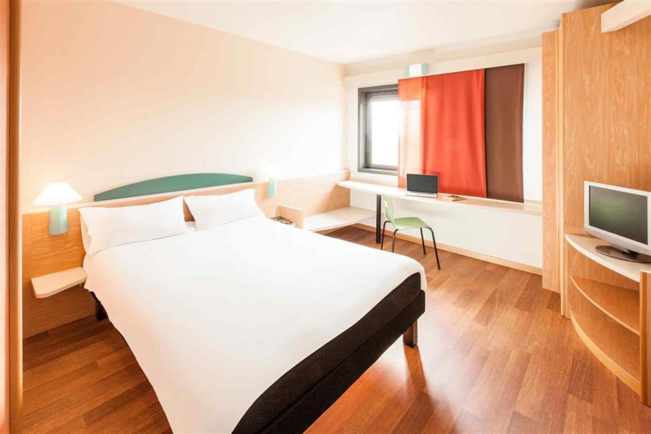 Hotel Ibis Roma Fiera Zewnętrze zdjęcie