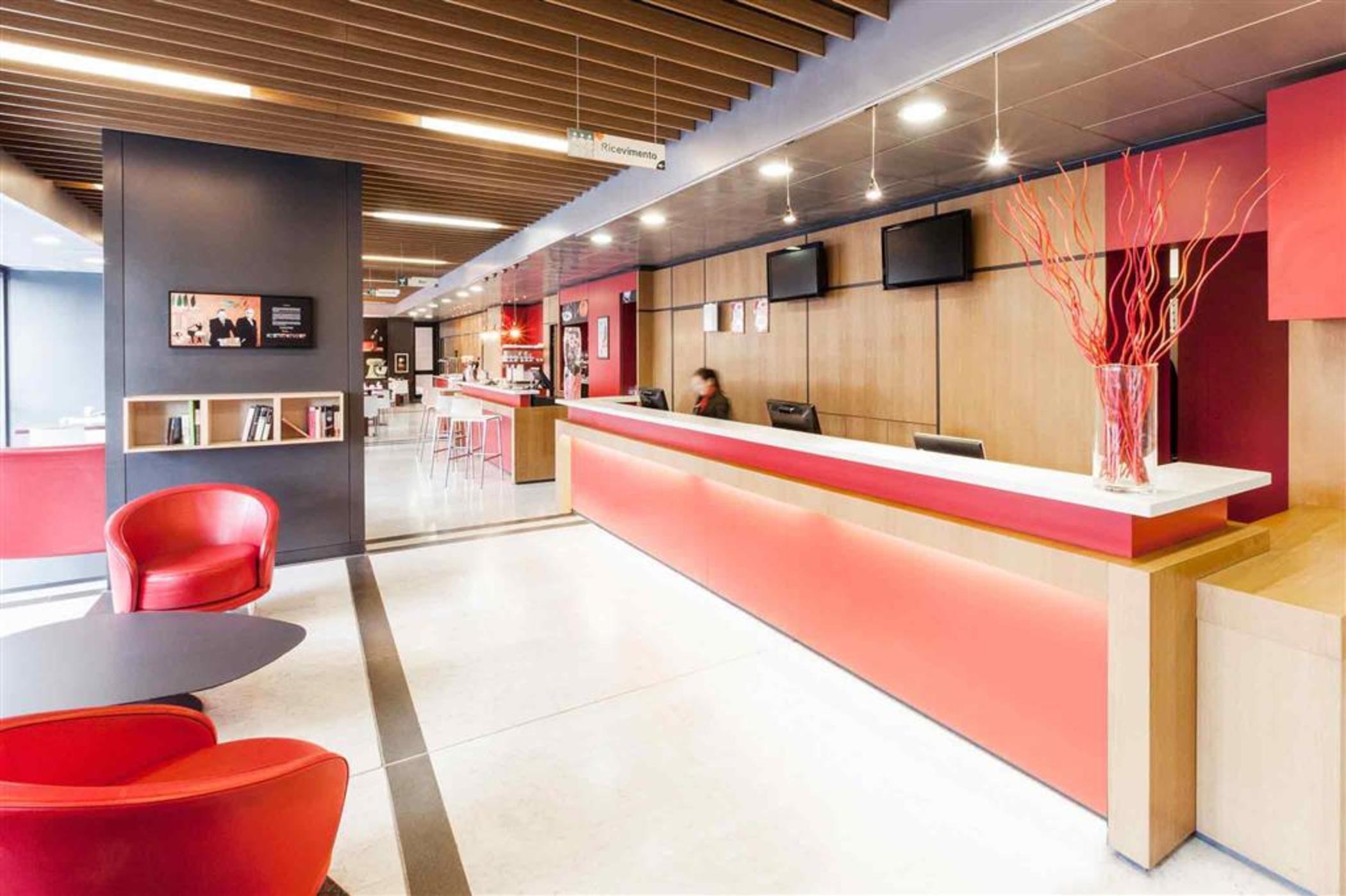 Hotel Ibis Roma Fiera Zewnętrze zdjęcie