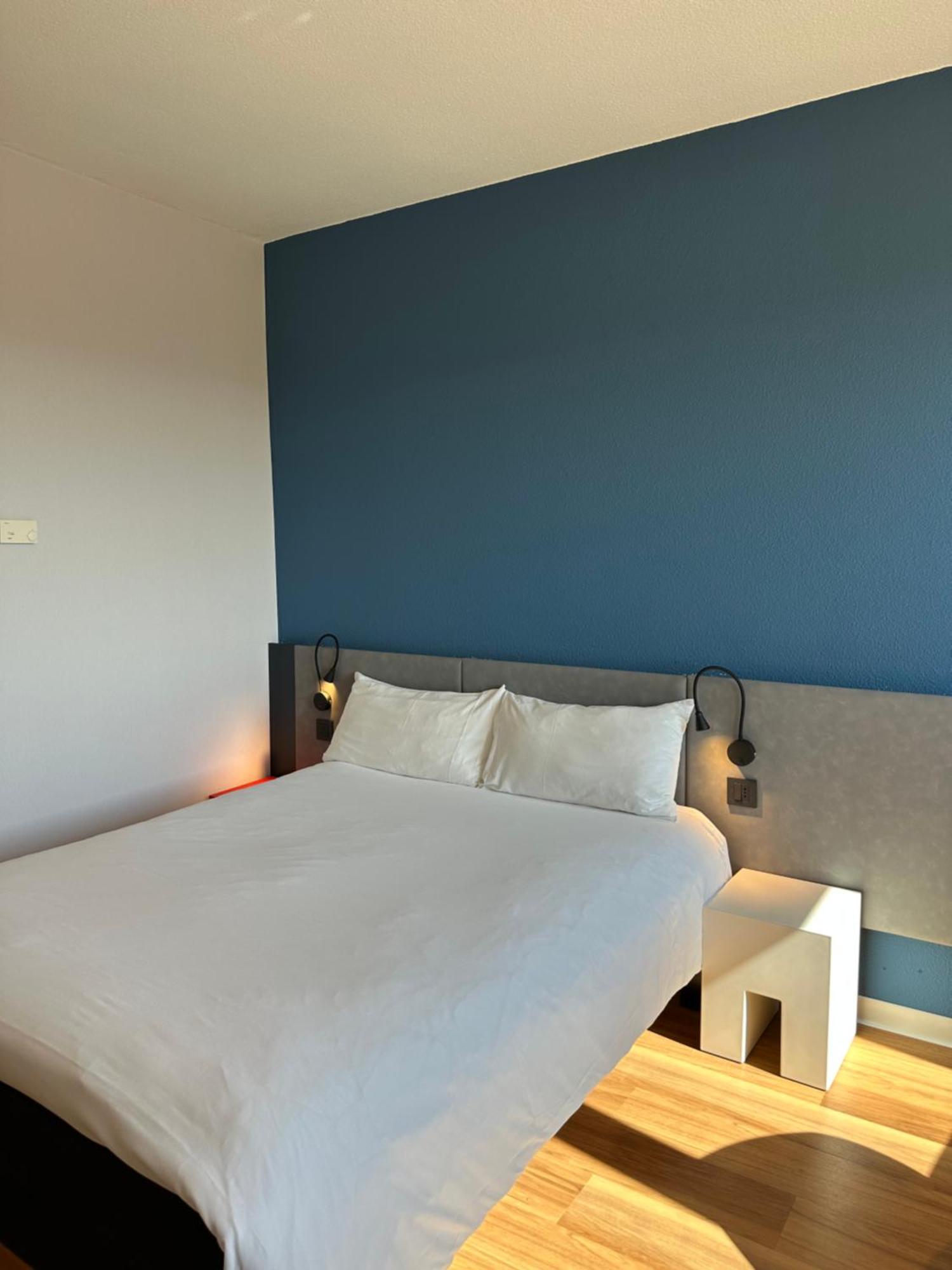 Hotel Ibis Roma Fiera Zewnętrze zdjęcie