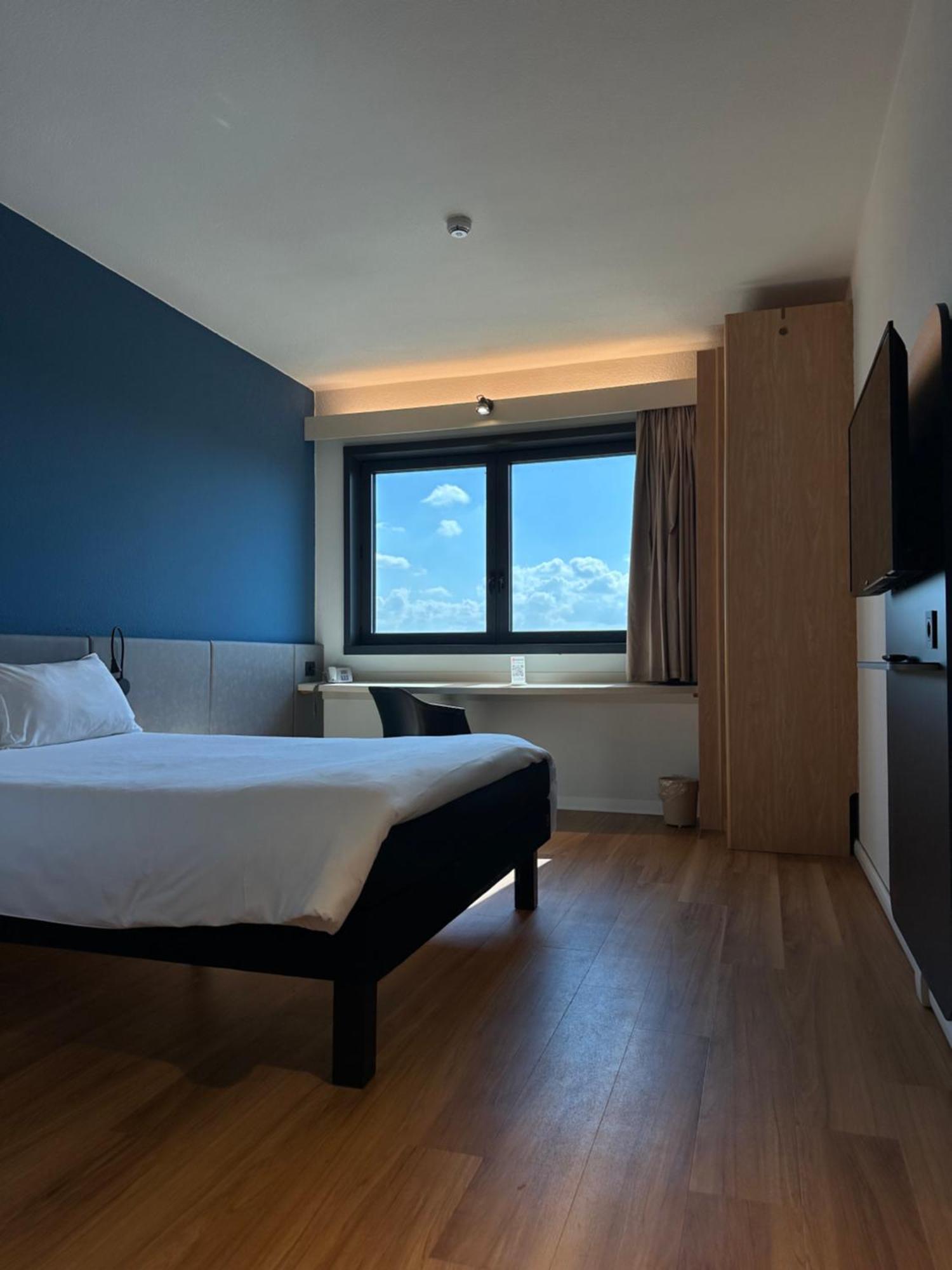 Hotel Ibis Roma Fiera Zewnętrze zdjęcie