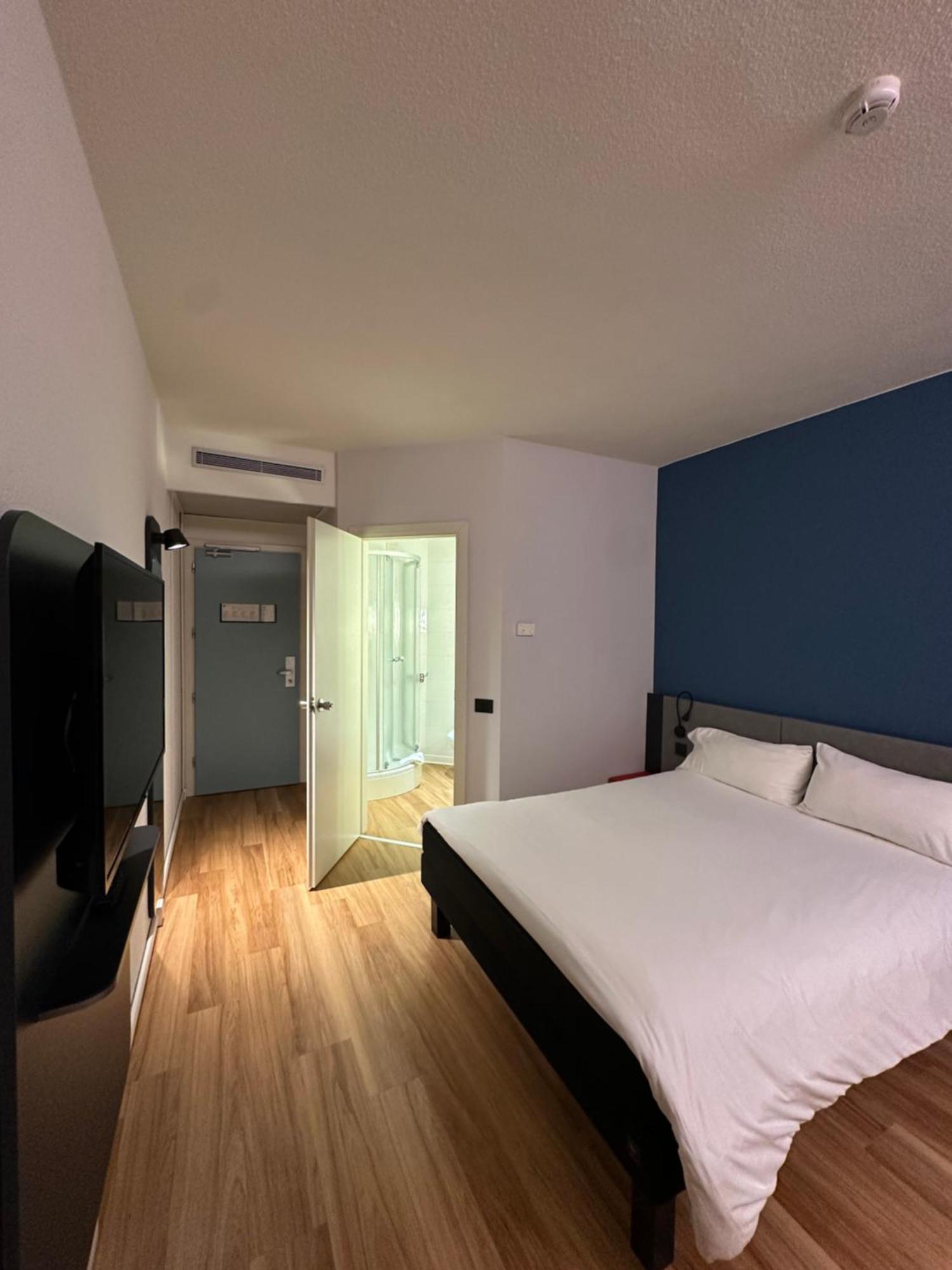 Hotel Ibis Roma Fiera Zewnętrze zdjęcie