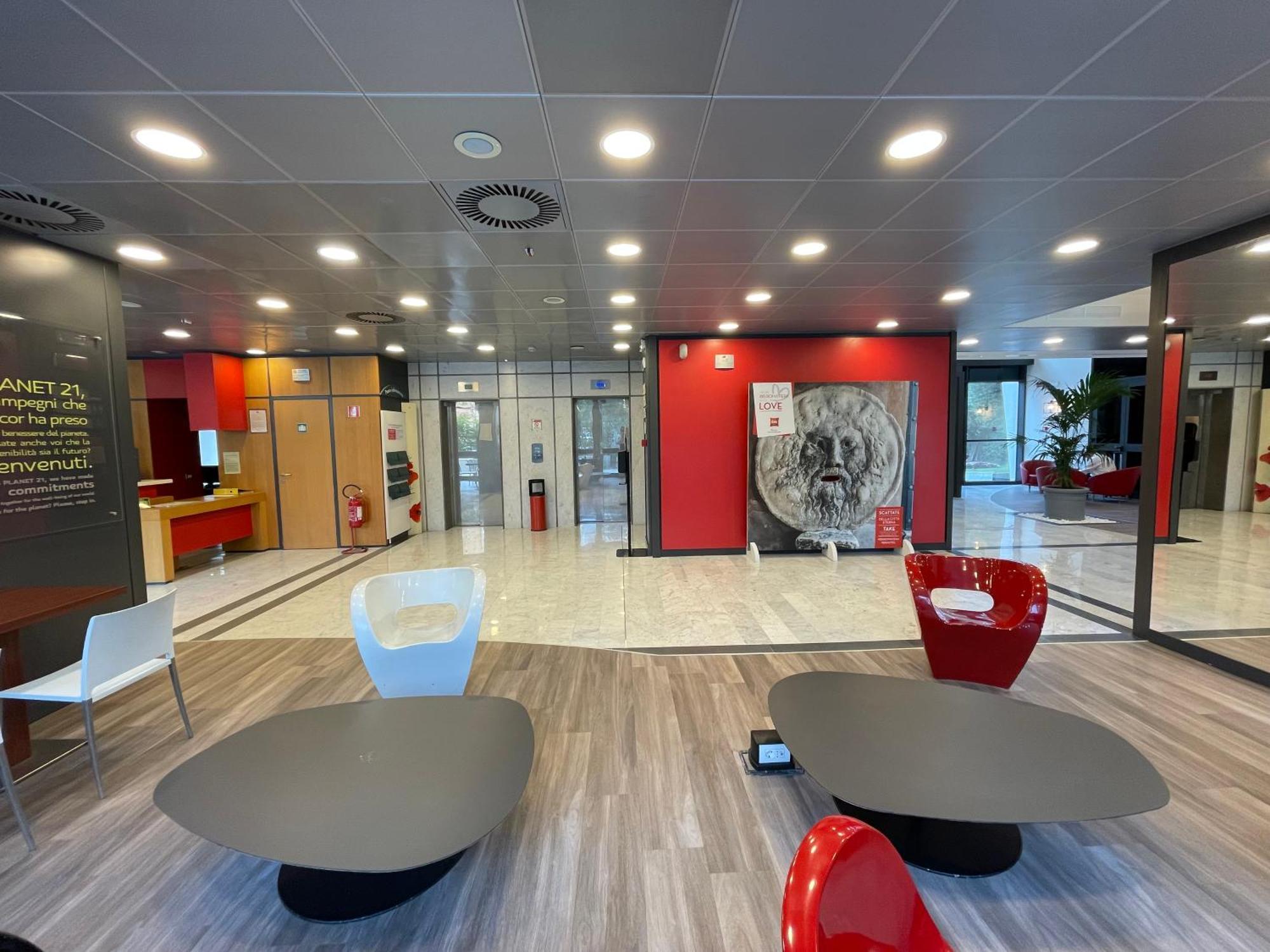 Hotel Ibis Roma Fiera Zewnętrze zdjęcie
