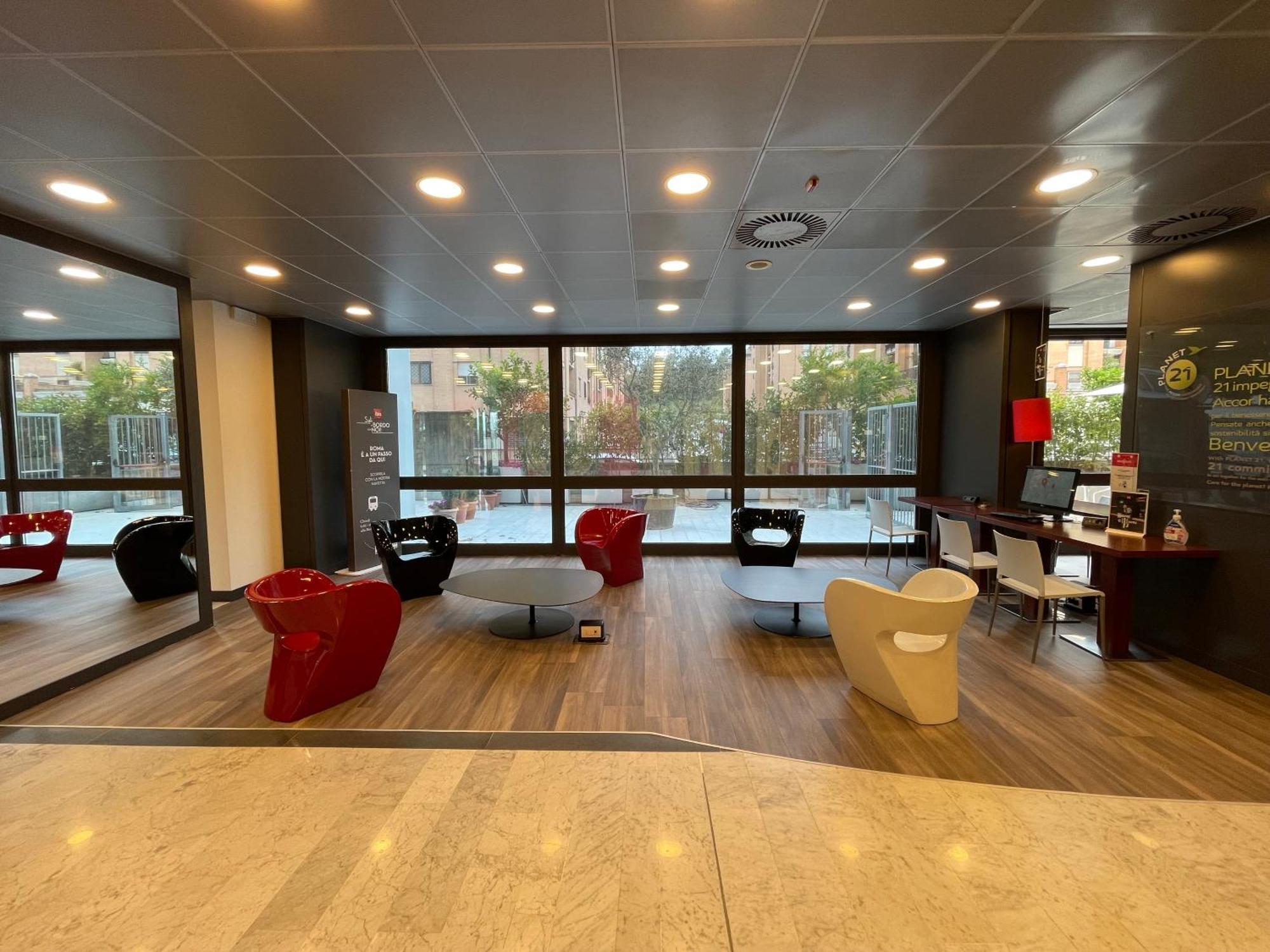 Hotel Ibis Roma Fiera Zewnętrze zdjęcie