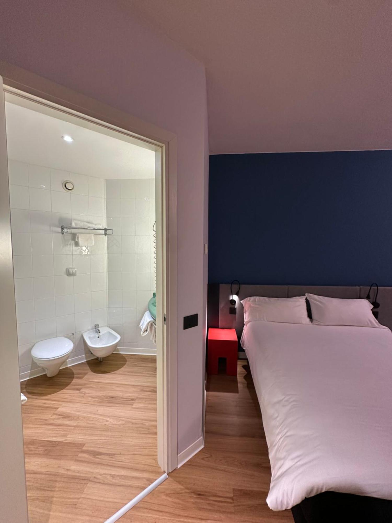 Hotel Ibis Roma Fiera Zewnętrze zdjęcie