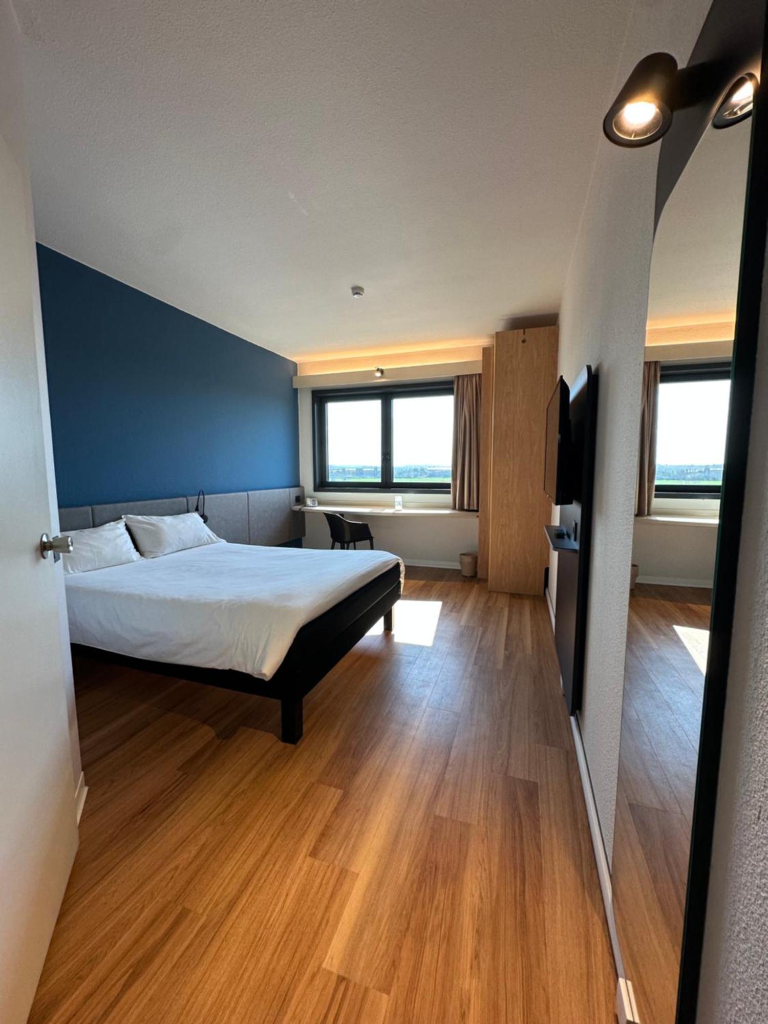 Hotel Ibis Roma Fiera Zewnętrze zdjęcie