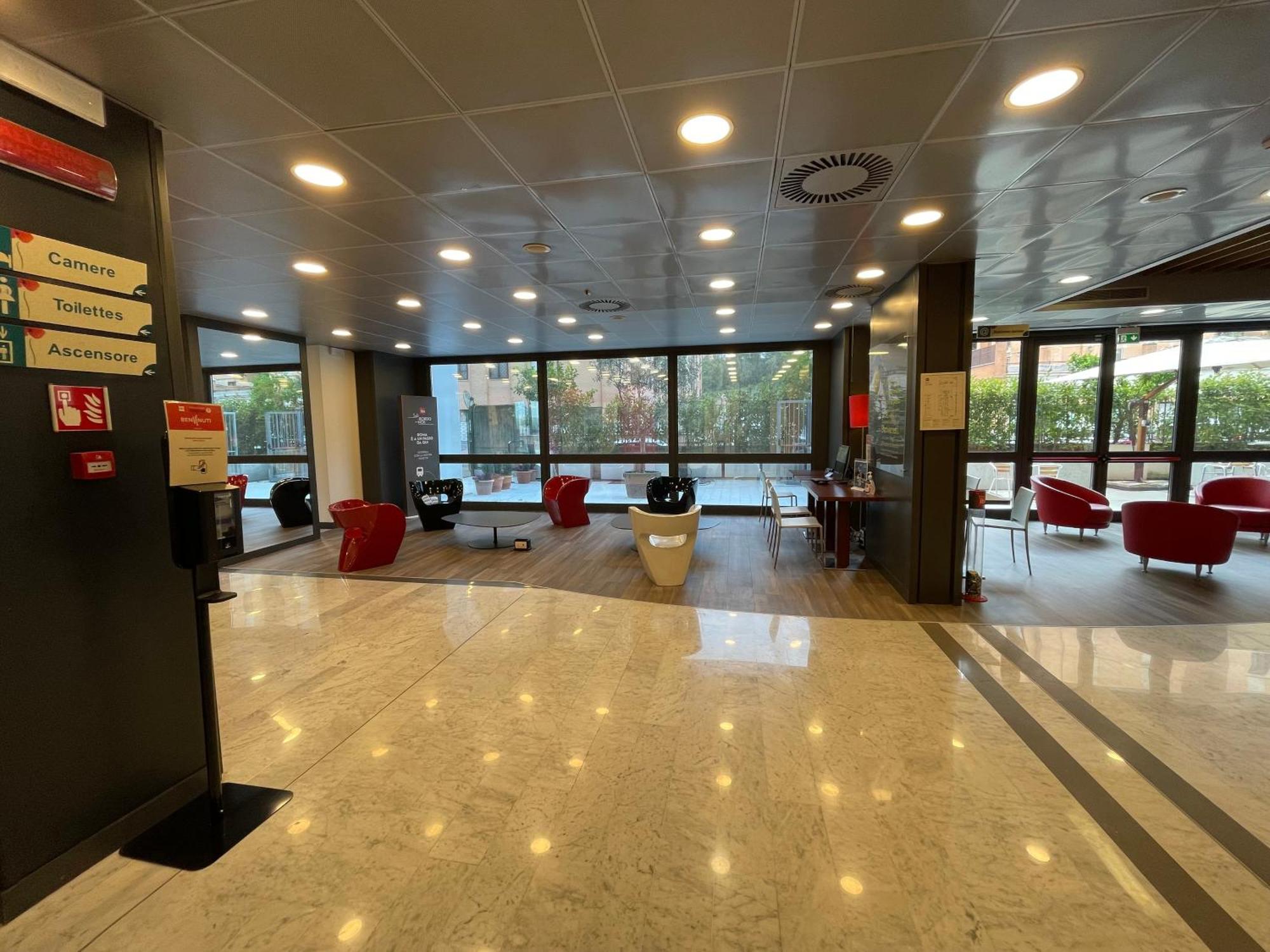 Hotel Ibis Roma Fiera Zewnętrze zdjęcie