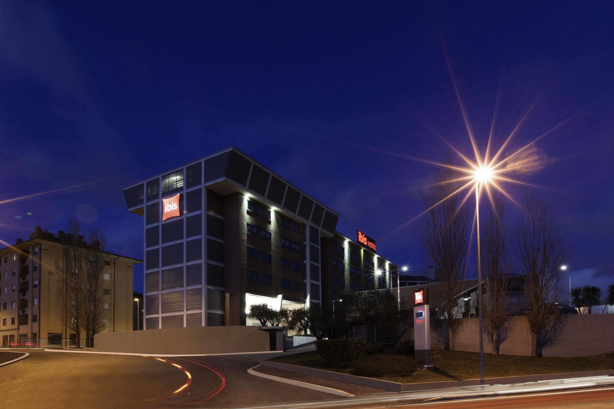 Hotel Ibis Roma Fiera Zewnętrze zdjęcie